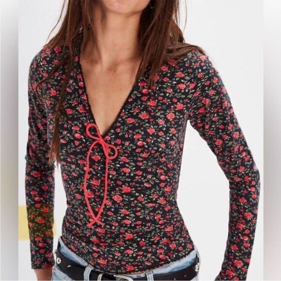 Free People Tops - NWOT Free People “Abundance” V Neck, Long Sleeve Floral Shirt Size Small